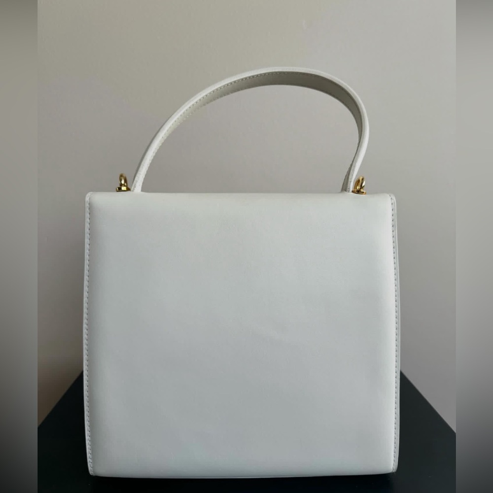 VINTAGE WHITE CELINE BAG AUTHENTIC WHITE/GOLD INTERLOCKING O TOP HANDLE BAG - Picture 4 of 10
